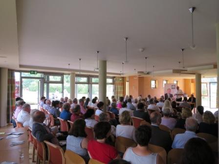 Mehr über den Artikel erfahren Pflegegipfel 2015 – Wie sichern wir gute Pflege?