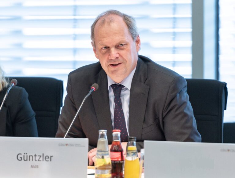 Mehr über den Artikel erfahren Fritz Güntzler wieder einstimmig als Kandidat vorgeschlagen