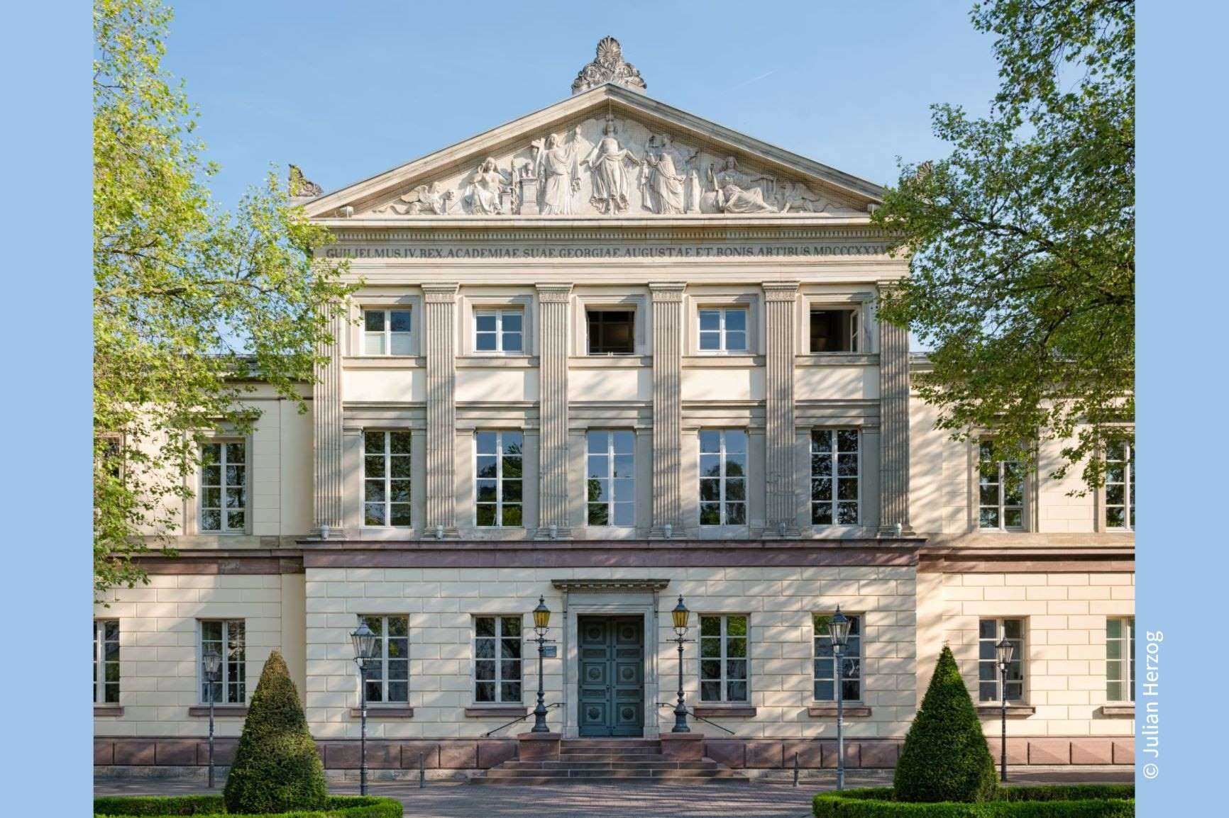 Read more about the article Uni Göttingen muss Ex-Kanzler Schröder aktiv die Ehrendoktorwürde entziehen