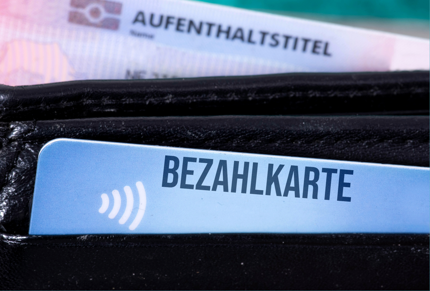 Mehr über den Artikel erfahren Güntzler: Einführung der Bezahlkarte für Flüchtlinge im Landkreis Göttingen ist richtig