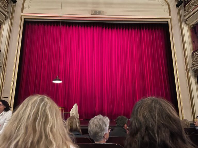 Mehr über den Artikel erfahren Deutsches Theater Göttingen erhält 4,5 Mio Euro Bundesförderung