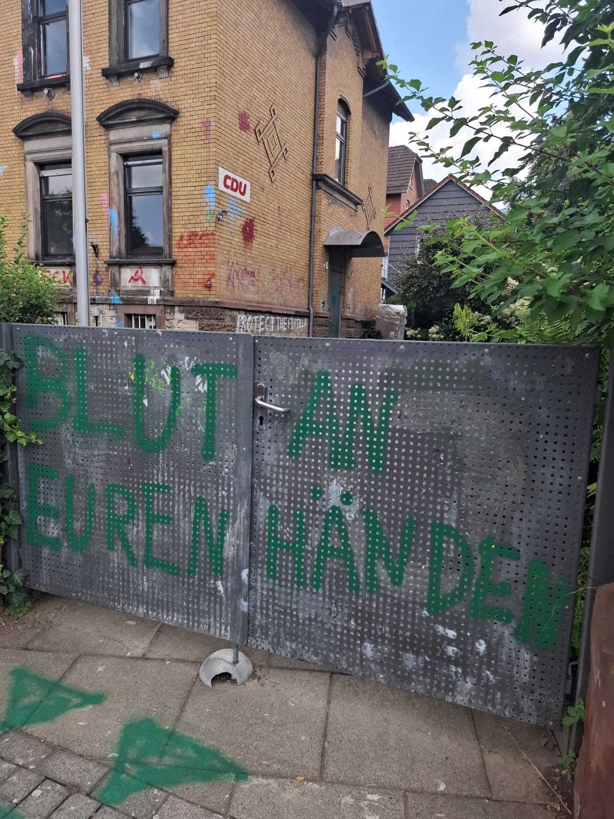 Du betrachtest gerade Güntzler verurteilt wiederholten Farbanschlag auf das Haus der Union
